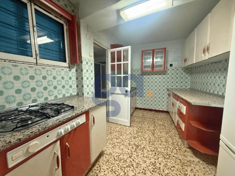 casa-de-dos-plantas-en-venta-en-la-palma-del-condado_512