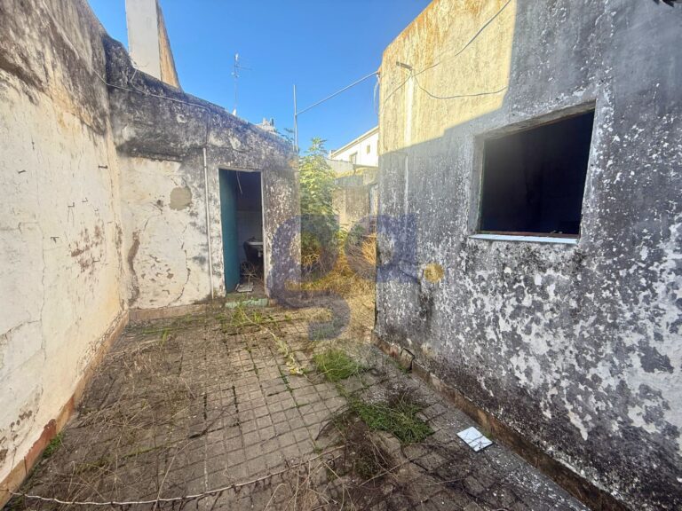 casa-para-derribar-en-el-centro-de-la-palma-del-condado_492