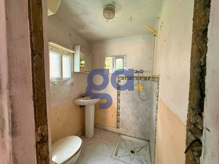 solar-con-apartamento-en-venta-en-la-palma-del-condado_07