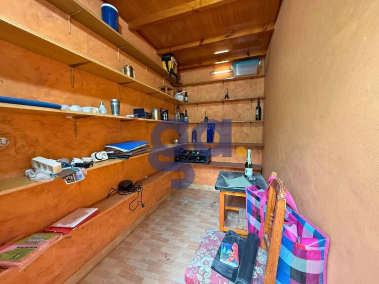 solar-con-apartamento-en-venta-en-la-palma-del-condado_12