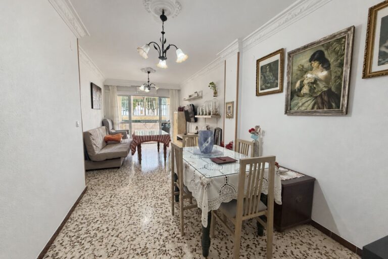 Piso en venta en La Palma del Condado con terraza.